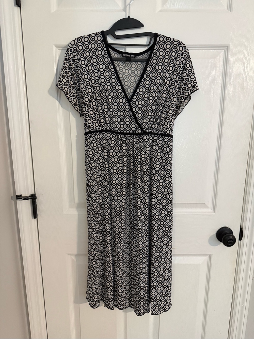 Black & White Circle-Print Maternity dress